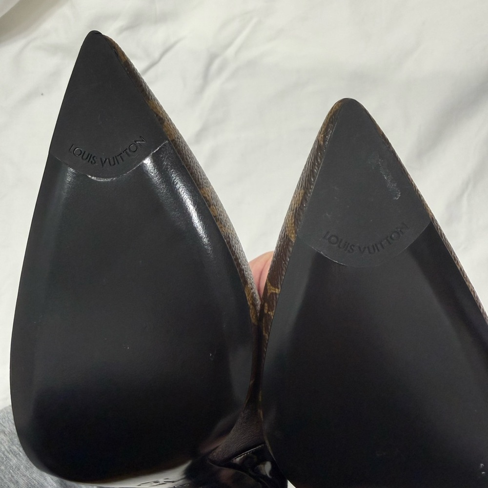 Louis Vuitton Cherie Pump - Picture 5 of 8